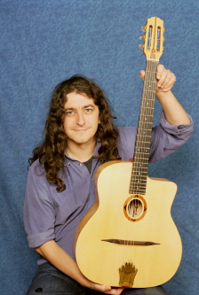 Adriano Cacciotto, luthier